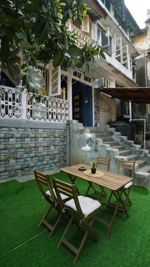 Gosolo Stays Bandra Hostel Mumbai Exteriör bild